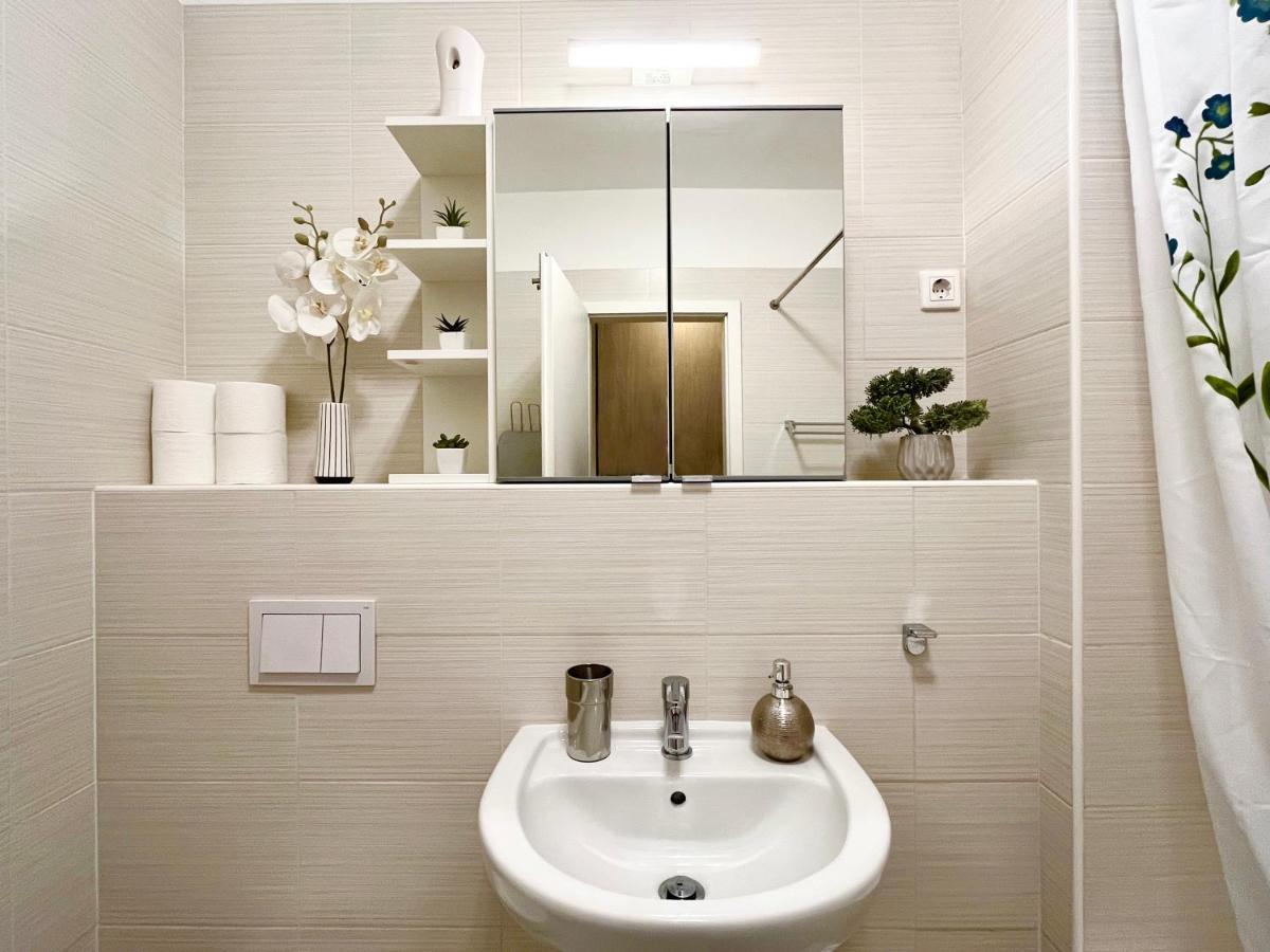 The Prince'S Neighbour Apartment Budapest With Free Garage Ngoại thất bức ảnh